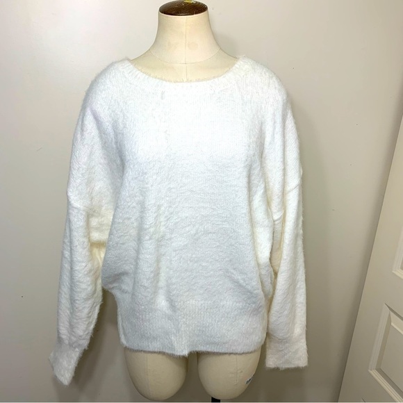 WHITE Fuzzy Knit Sweater Soft Cozy Stretchy Relax Fit Cabin core Crew Neck L/XL - Picture 4 of 9